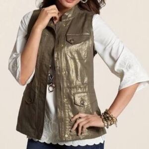 Chico Women's Gold Metallic Colored Center front Zip Vest.  Patch Pockets